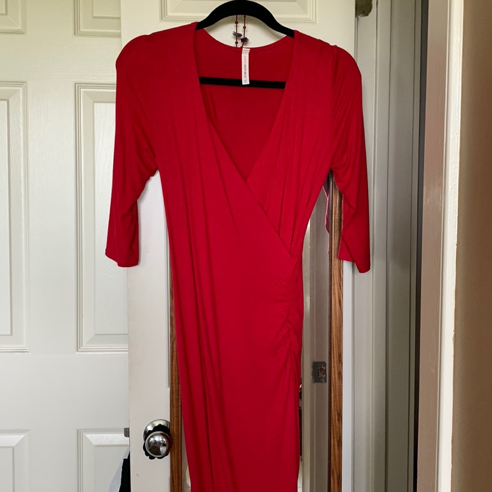 Love republic size medium red V-neck kneelength dress